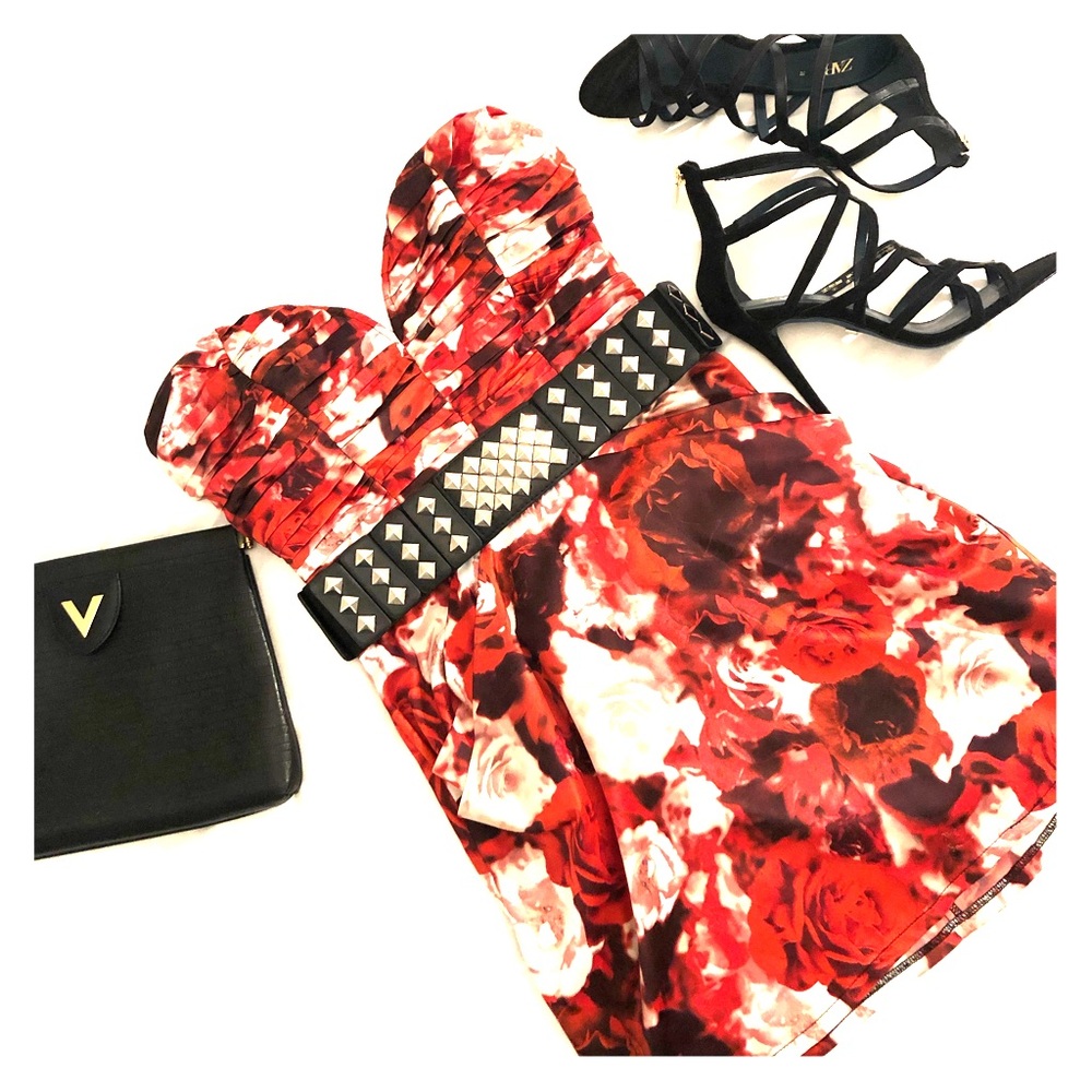 Edgy/sexy Mini dress with floral print